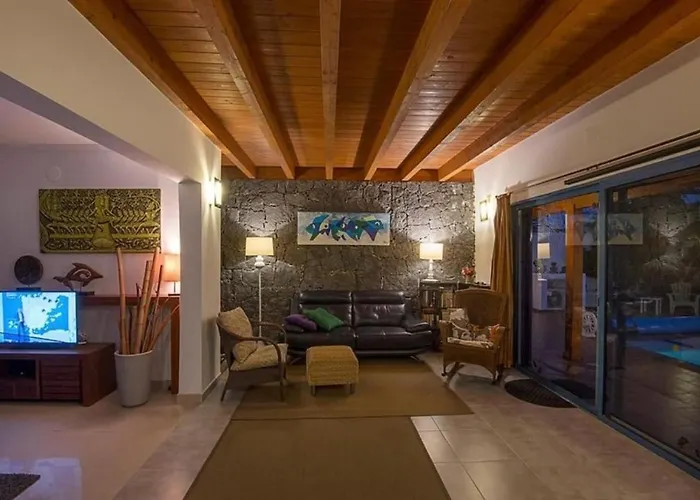 Villa Maiteren Etxea- 4 Beds With Private Pool
